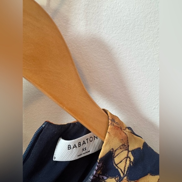 (3 For $20) Aritzia Babaton Tie Blouse - Size XS - Picture 2 of 4